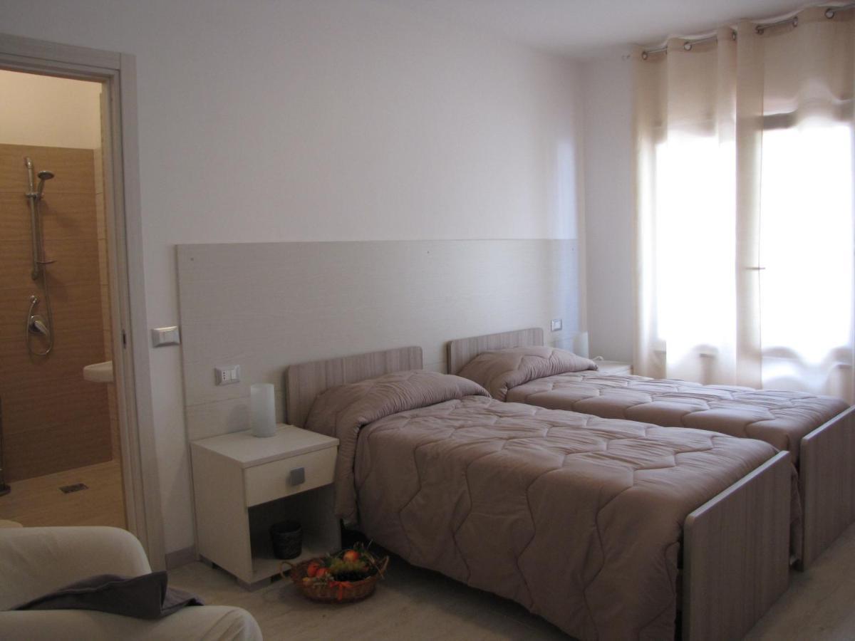 Quattro Stagioni Hotel Padula Buitenkant foto